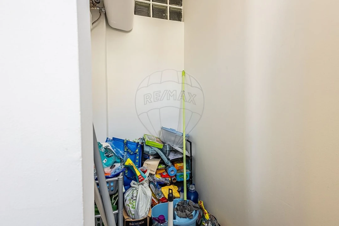Apartamento T2 para Venda em Odivelas Foto 13