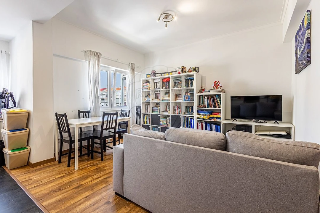 Apartamento T2 para Venda em Odivelas Foto 10