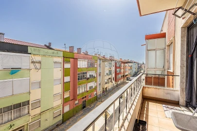 Apartamento T2 para Venda em Odivelas
