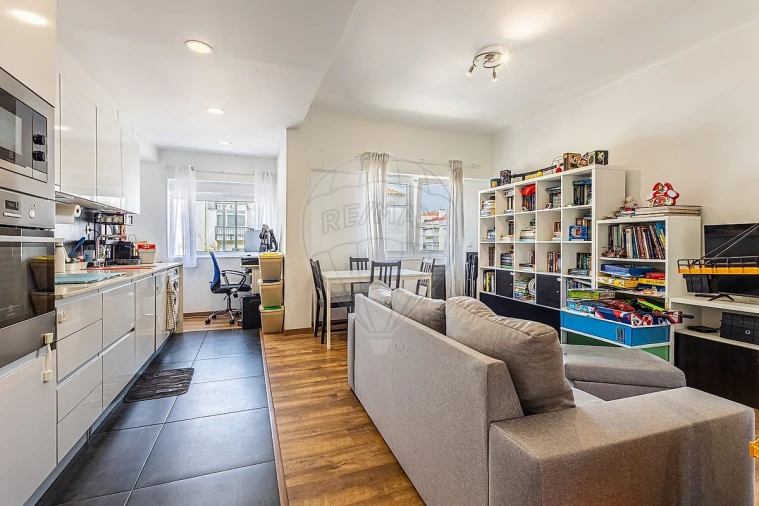 Apartamento T2 para Venda em Odivelas Foto 7