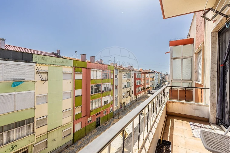 Apartamento T2 para Venda em Odivelas Foto 26