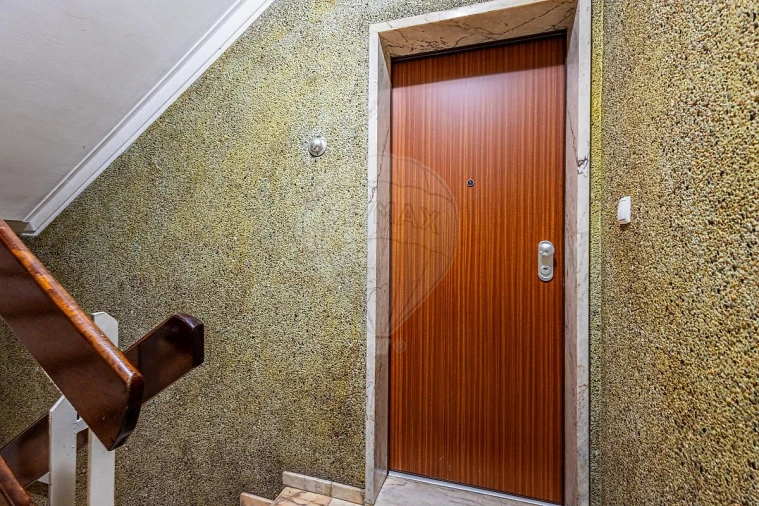 Apartamento T2 para Venda em Odivelas Foto 5