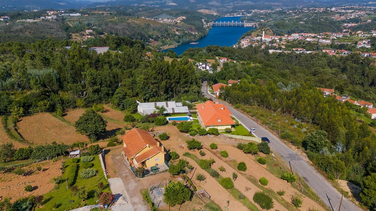 Moradia T3 para Venda em Sandim, Olival, Lever e Crestuma Foto 3