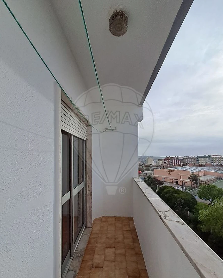 Apartamento T1 para Arrendamento em Mina de Água Foto 5