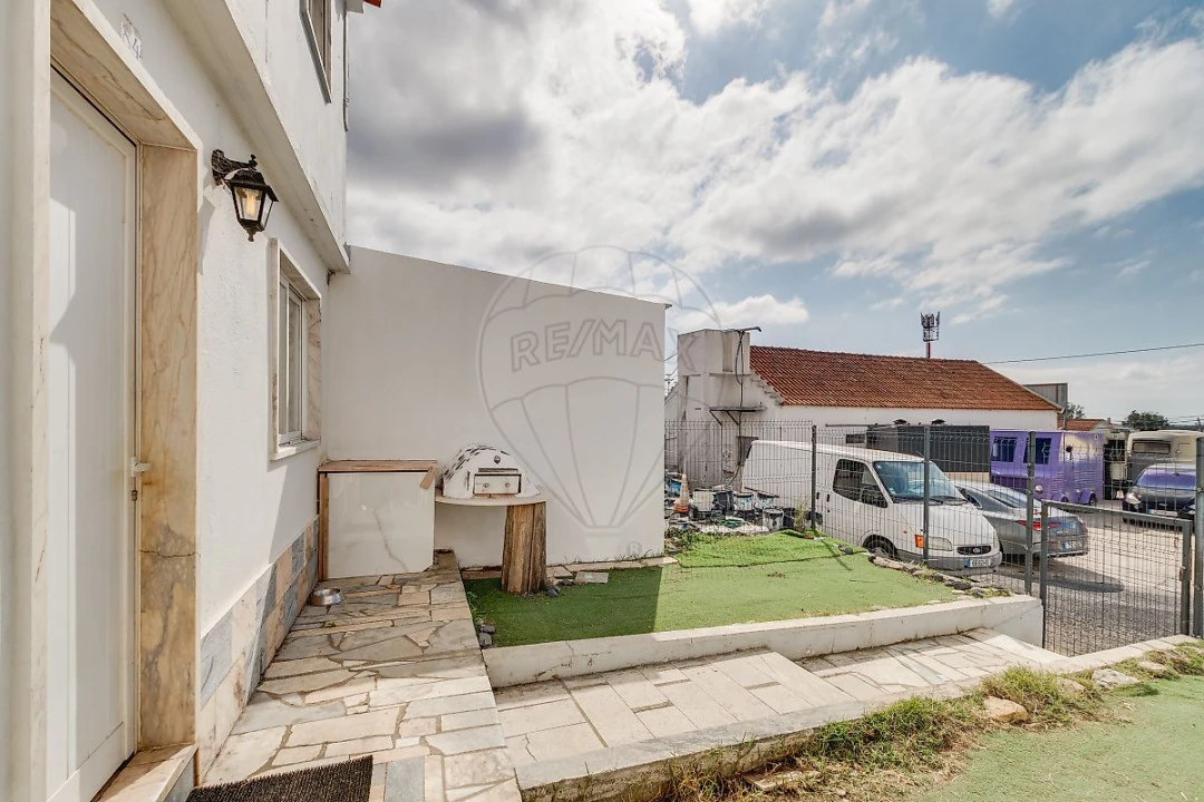 Moradia T4 para Venda em Malveira e São Miguel de Alcainça Foto 24