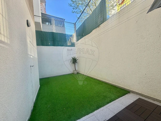 Apartamento T2 para Venda em Encosta do Sol Foto 2