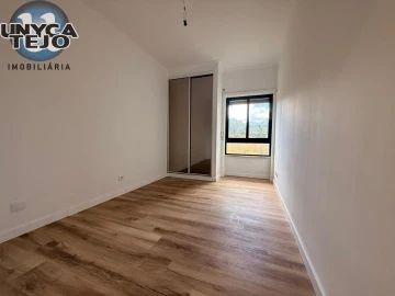 Apartamento T3 para Venda em Laranjeiro e Feijó