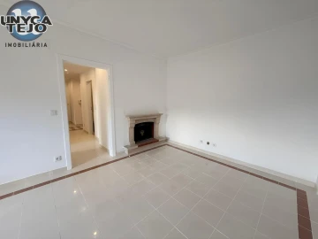 Apartamento T3 para Venda em Laranjeiro e Feijó