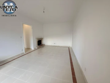 Apartamento T3 para Venda em Laranjeiro e Feijó
