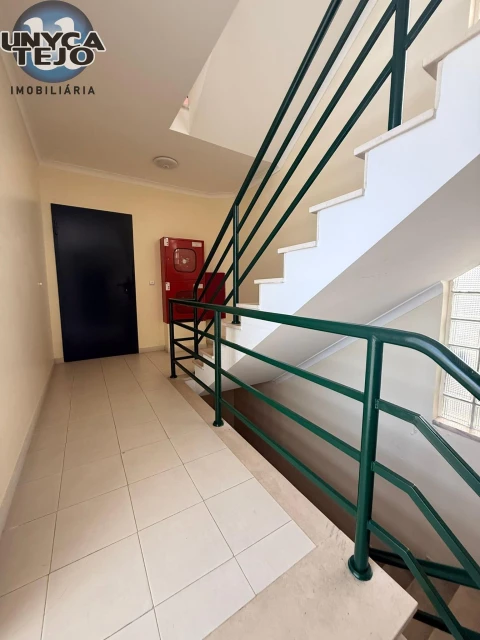 Apartamento T3 para Venda em Laranjeiro e Feijó