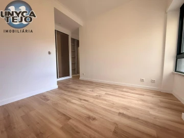 Apartamento T3 para Venda em Laranjeiro e Feijó