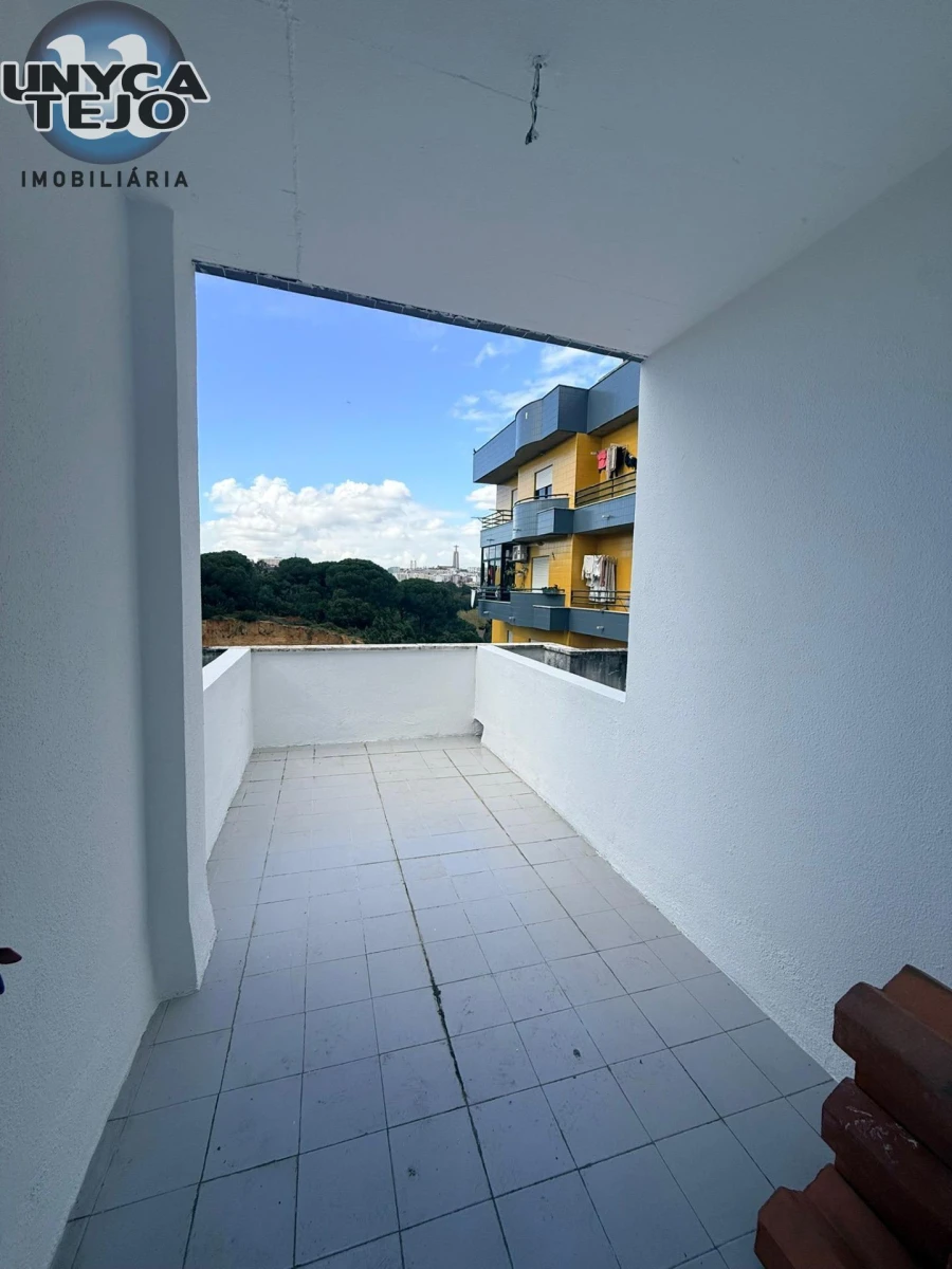 Apartamento T3 para Venda em Laranjeiro e Feijó Foto 18