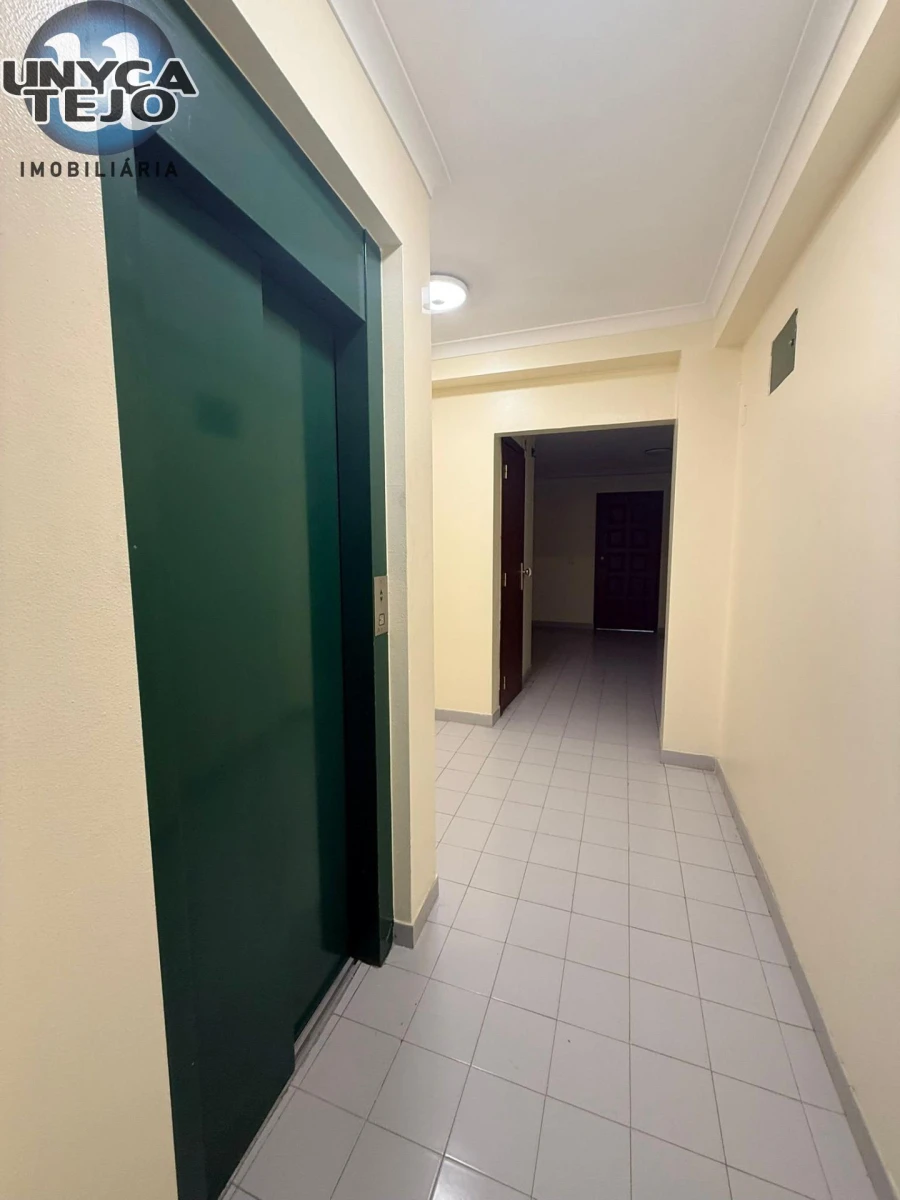 Apartamento T3 para Venda em Laranjeiro e Feijó Foto 23