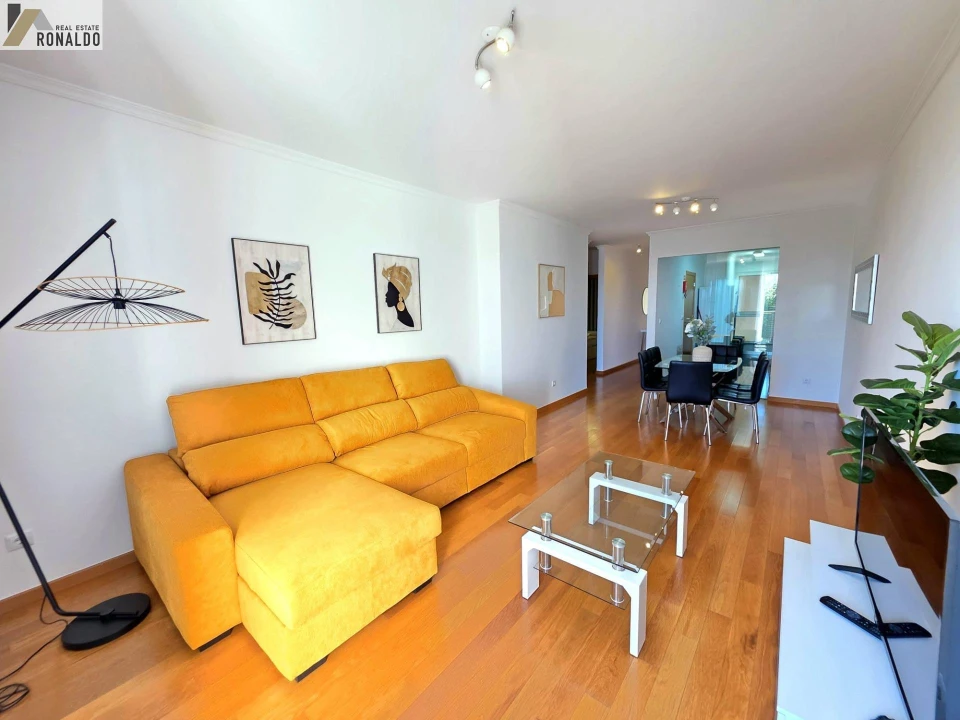 Apartamento T2 para Venda em Caniço Foto 1