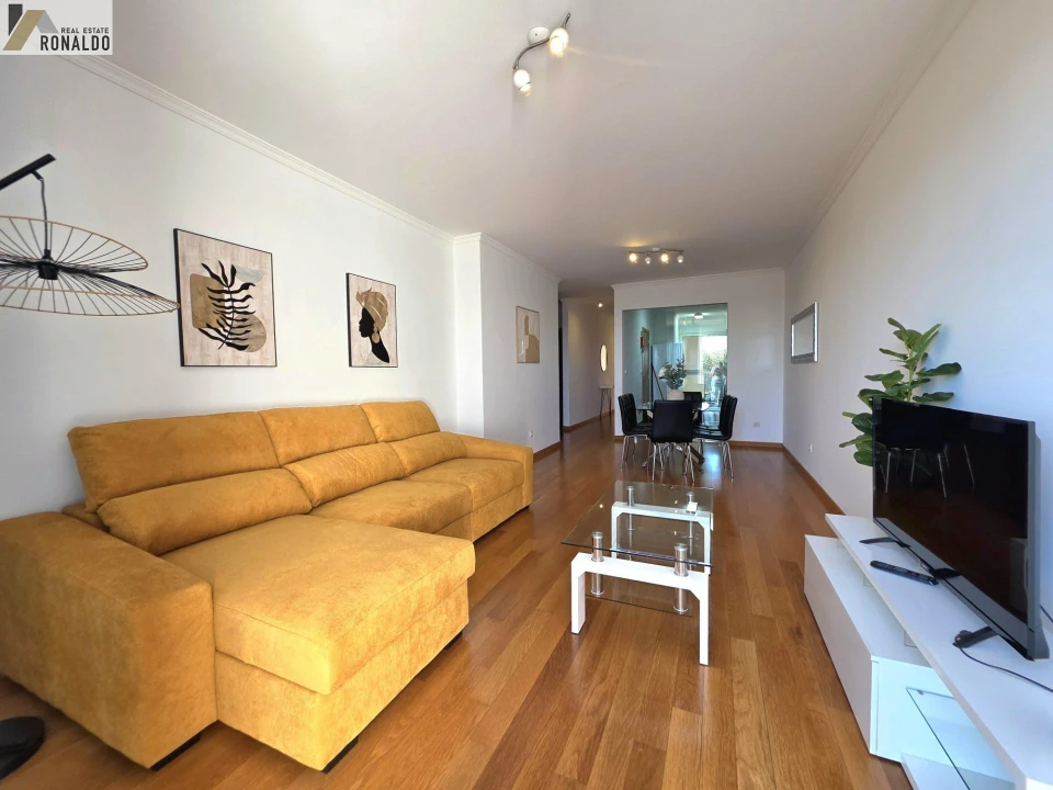 Apartamento T2 para Venda em Caniço Foto 2