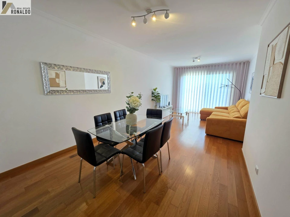 Apartamento T2 para Venda em Caniço Foto 4