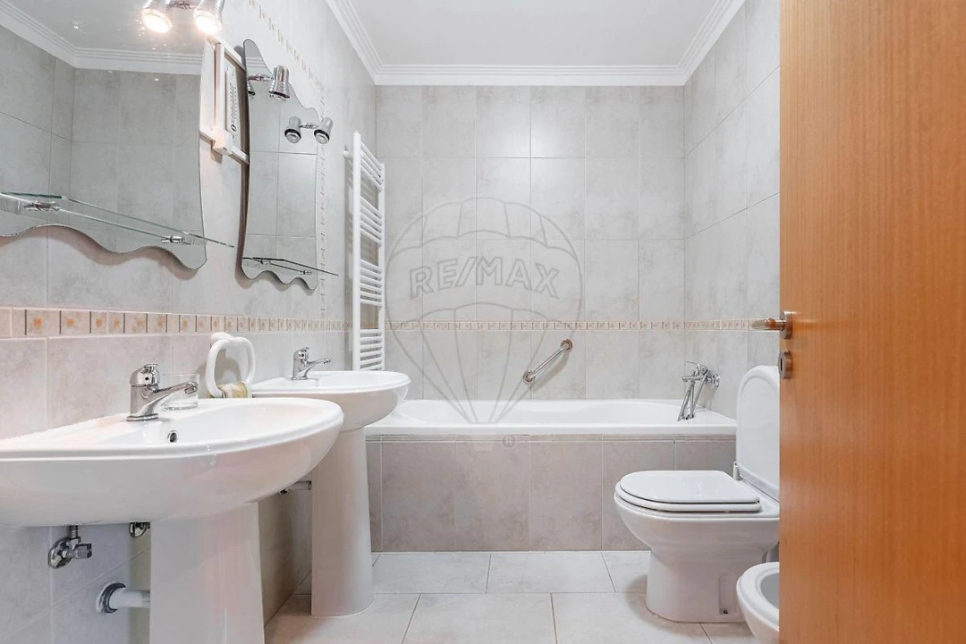 Moradia T4 para Venda em Calvos e Frades Foto 20