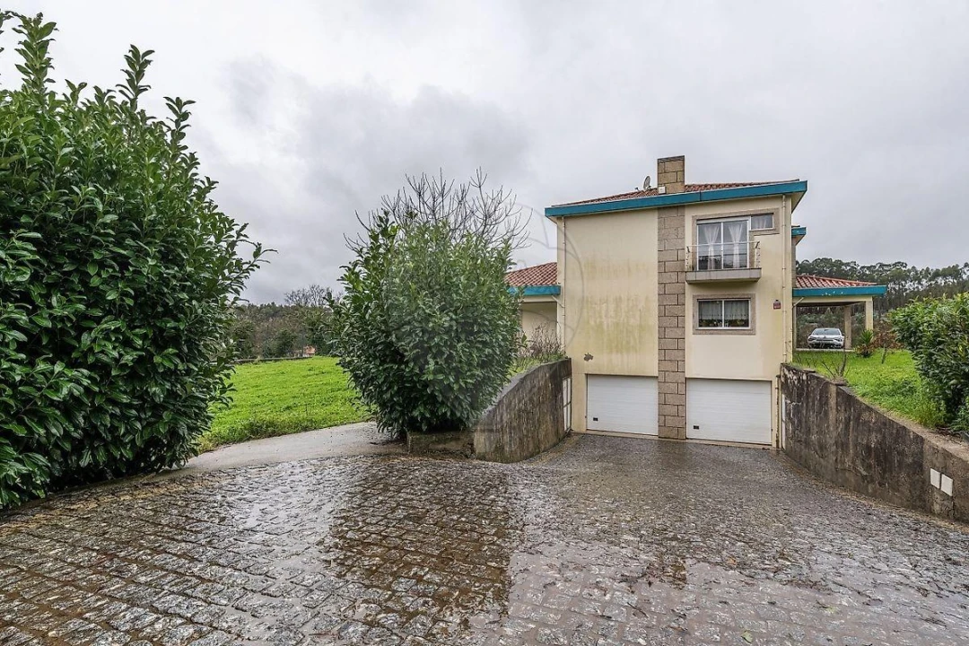 Moradia T4 para Venda em Calvos e Frades Foto 27