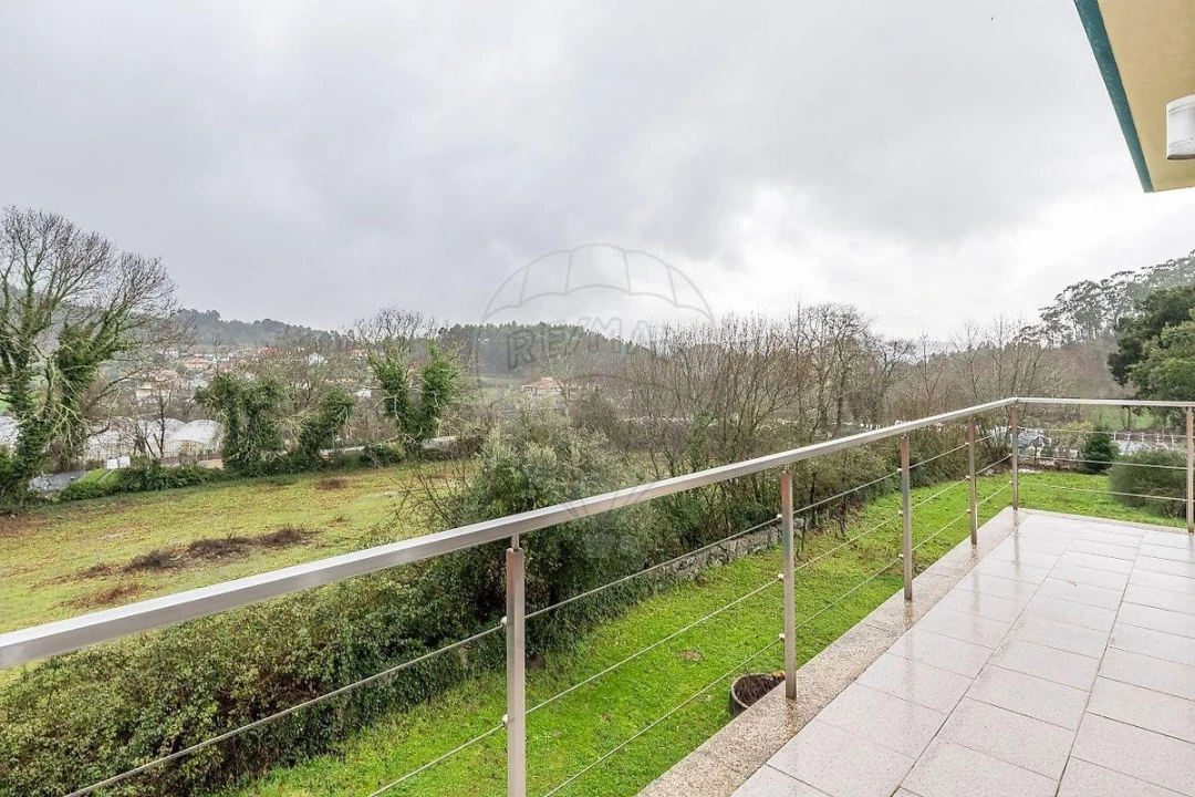 Moradia T4 para Venda em Calvos e Frades Foto 32