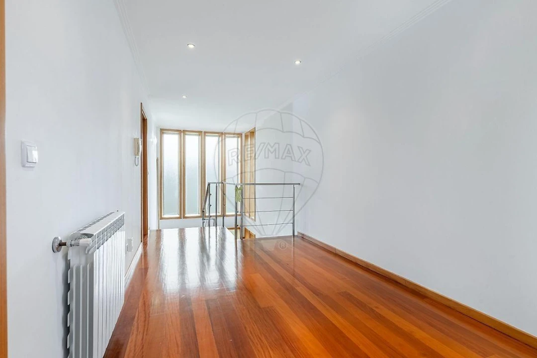 Moradia T4 para Venda em Calvos e Frades Foto 8