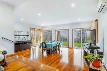 Moradia T4 para Venda em Calvos e Frades