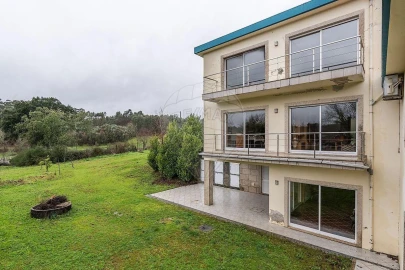 Moradia T4 para Venda em Calvos e Frades