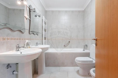 Moradia T4 para Venda em Calvos e Frades