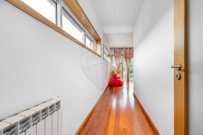 Moradia T4 para Venda em Calvos e Frades