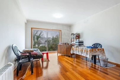 Moradia T4 para Venda em Calvos e Frades