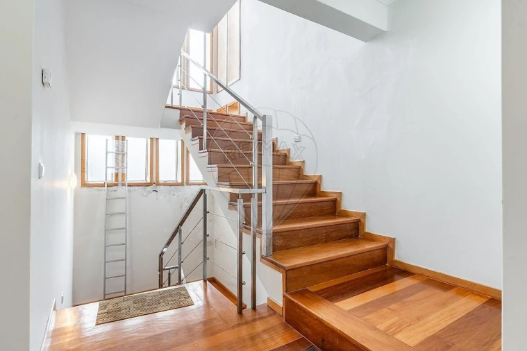 Moradia T4 para Venda em Calvos e Frades Foto 12