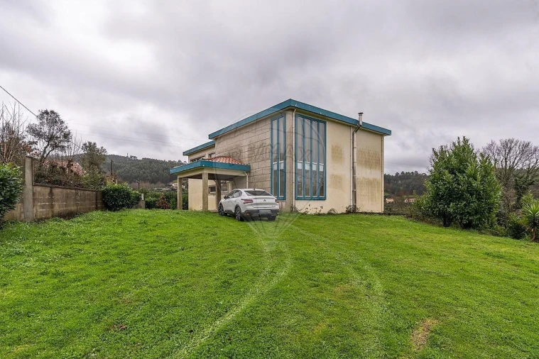 Moradia T4 para Venda em Calvos e Frades Foto 16