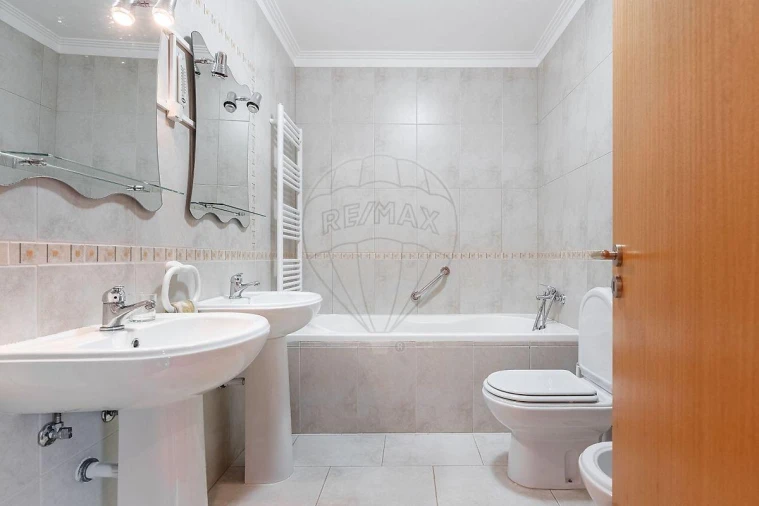 Moradia T4 para Venda em Calvos e Frades Foto 20