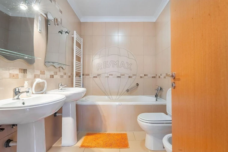 Moradia T4 para Venda em Calvos e Frades Foto 22