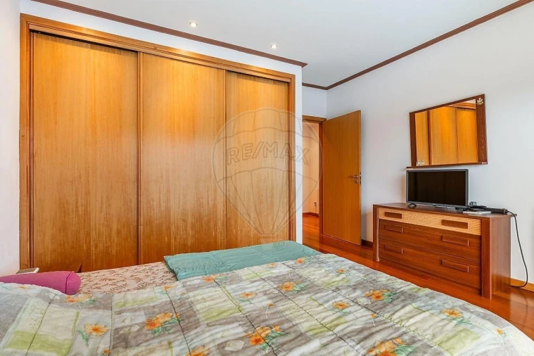 Moradia T4 para Venda em Calvos e Frades Foto 28