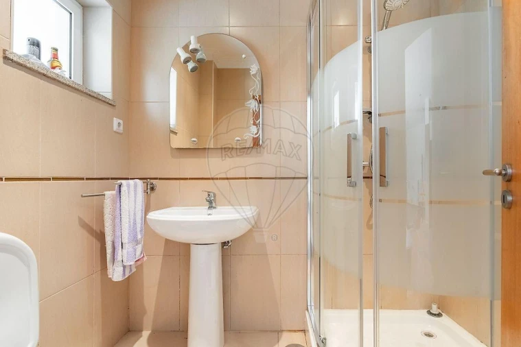 Moradia T4 para Venda em Calvos e Frades Foto 33