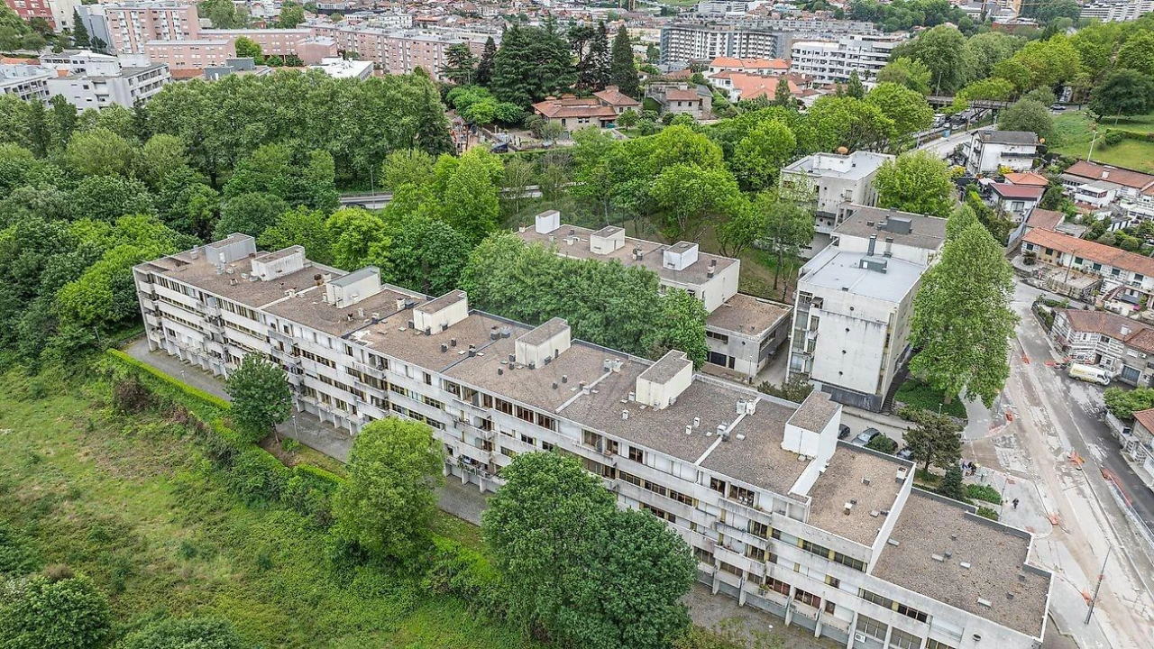 Apartamento T2 para Venda em Creixomil Foto 6