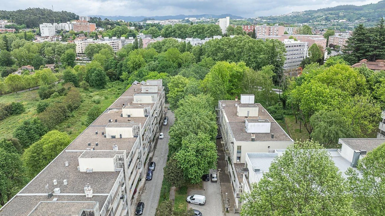 Apartamento T2 para Venda em Creixomil Foto 7