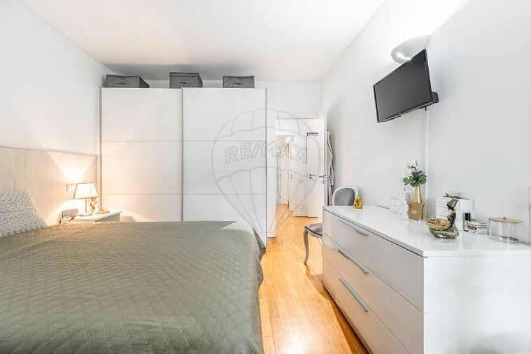 Apartamento T2 para Venda em Creixomil Foto 23