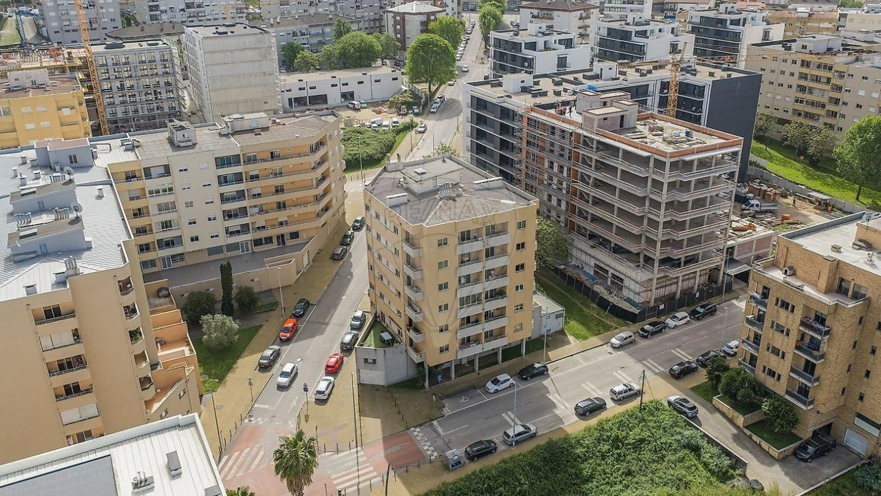 Apartamento T2 para Venda em Braga (Maximinos, Sé e Cividade) Foto 30