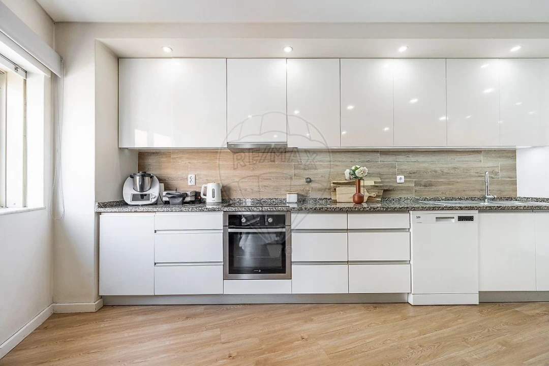 Apartamento T2 para Venda em Braga (Maximinos, Sé e Cividade) Foto 5