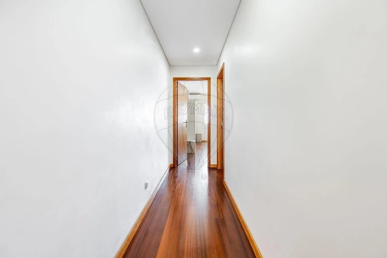 Apartamento T2 para Venda em Braga (Maximinos, Sé e Cividade) Foto 12