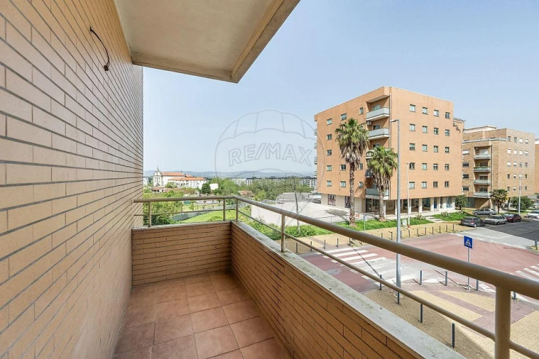 Apartamento T2 para Venda em Braga (Maximinos, Sé e Cividade) Foto 15