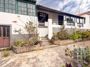 Moradia T5 para Venda em Caniço