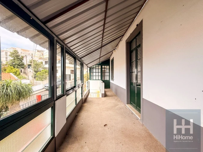 Moradia T5 para Venda em Caniço Foto 8