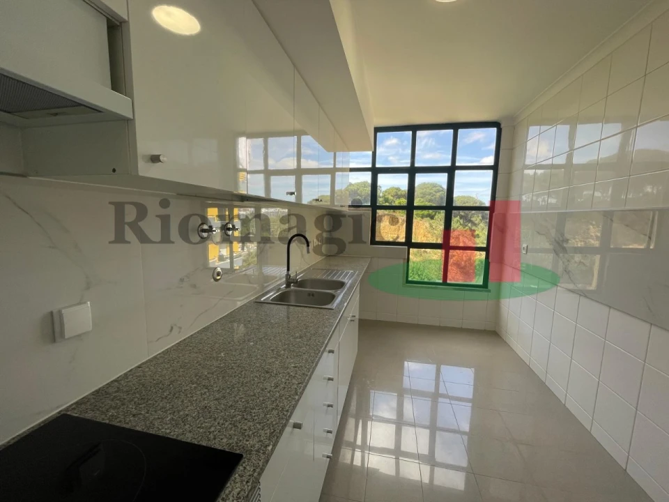 Apartamento T3 para Venda em Laranjeiro e Feijó Foto 4