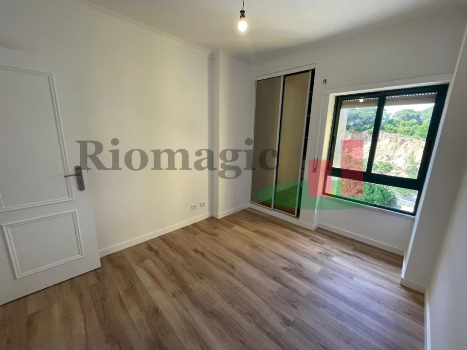 Apartamento T3 para Venda em Laranjeiro e Feijó Foto 13