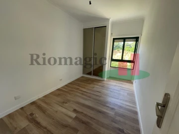 Apartamento T3 para Venda em Laranjeiro e Feijó