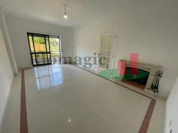 Apartamento T3 para Venda em Laranjeiro e Feijó