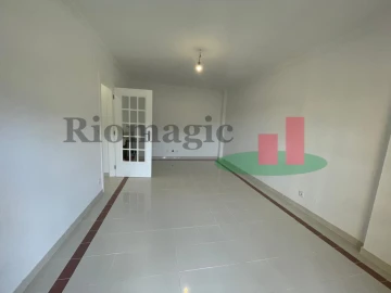 Apartamento T3 para Venda em Laranjeiro e Feijó