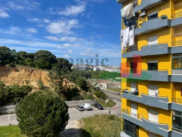 Apartamento T3 para Venda em Laranjeiro e Feijó